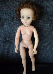 DNC AUBURN FASHION DOLL WHITE DRESS VIEW_05